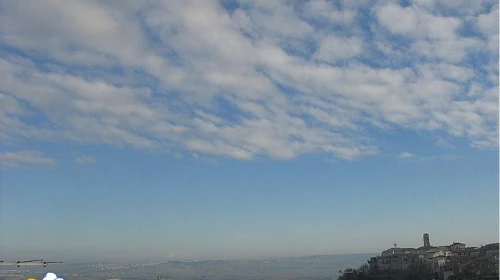 Sabato 3 Dicembre 2016 - Cielo poco nuvoloso, temperature stabili e più umido